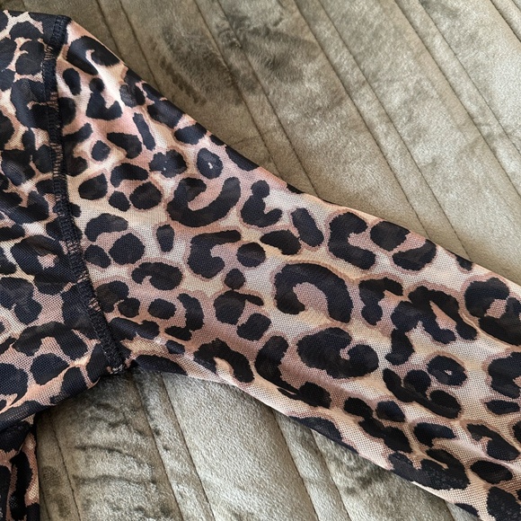 Leopard Print Mesh Cardigan Top - Picture 5 of 6